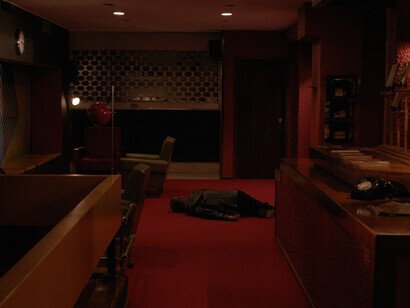 Stan Douglas, The Secret Agent (2015), intérieur rouge